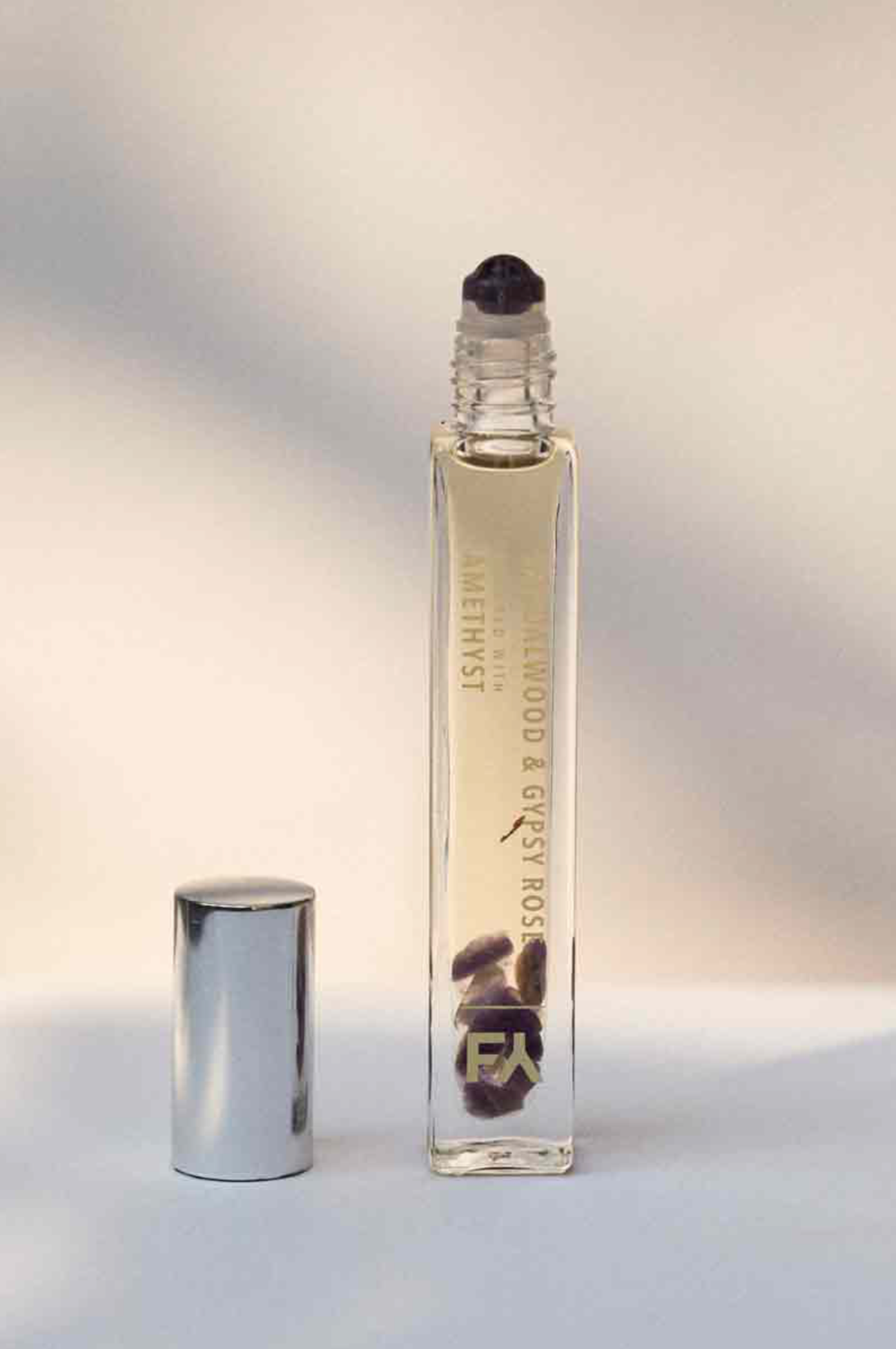 N°01 SANDALWOOD & GIPSY ROSE
